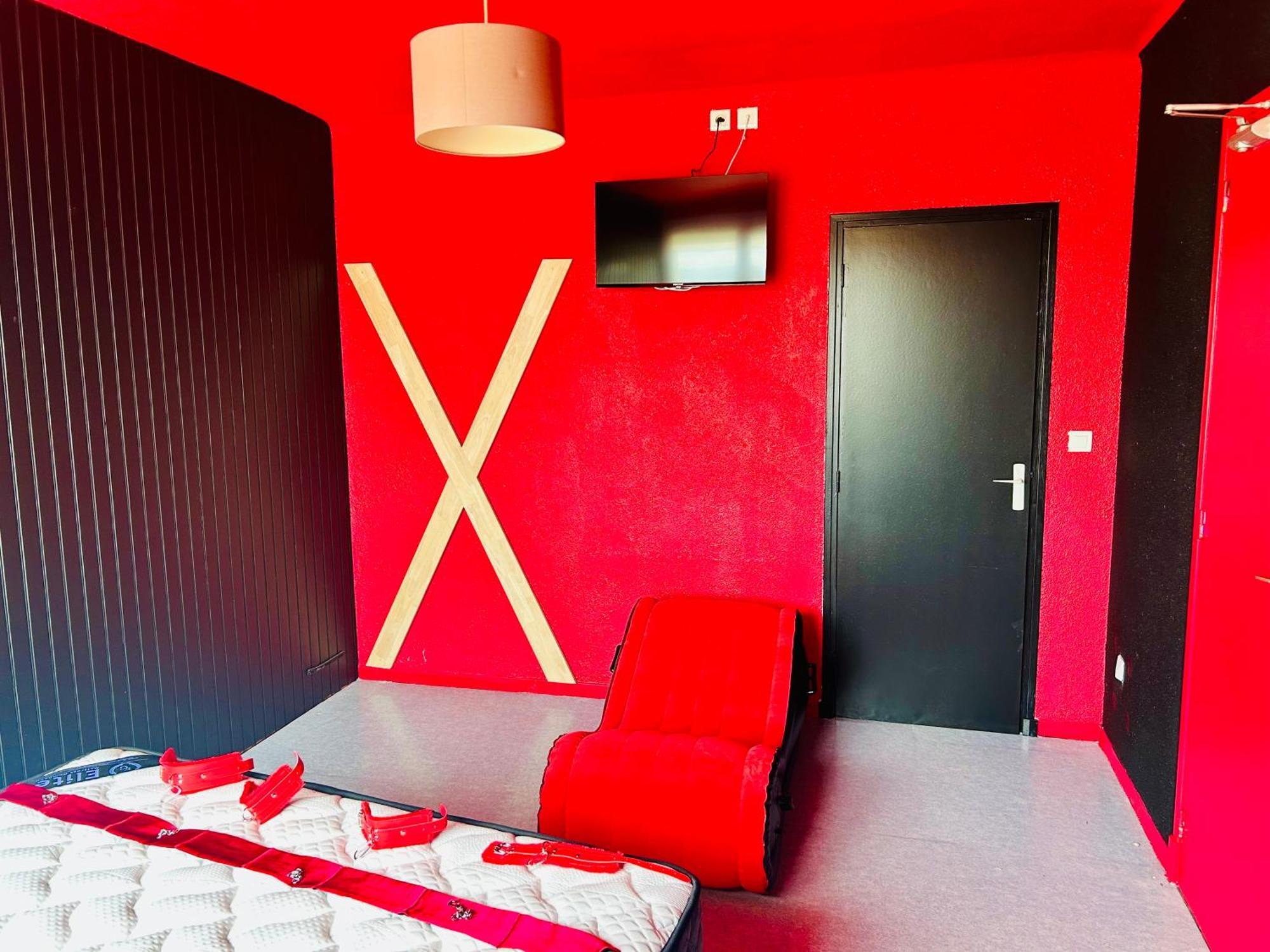 Nissan-lez-Enserune Hotel L'Acropole מראה חיצוני תמונה