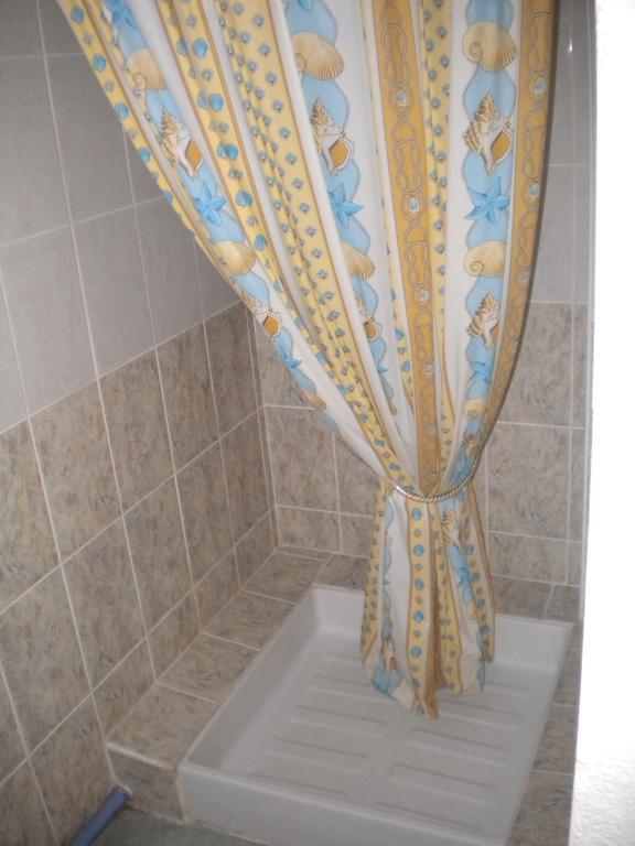 Nissan-lez-Enserune Hotel L'Acropole חדר תמונה